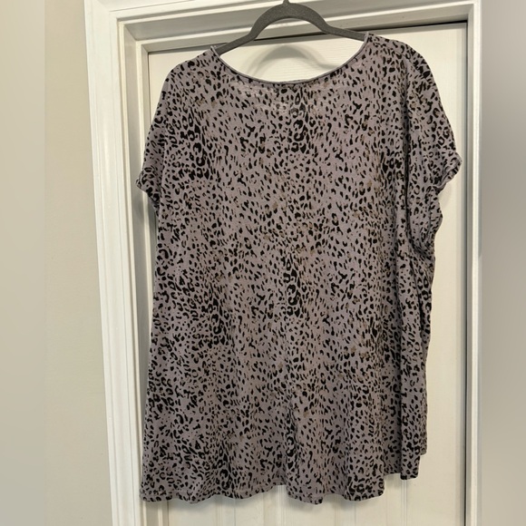 She + Sky brand top with leopard print - Picture 4 of 4